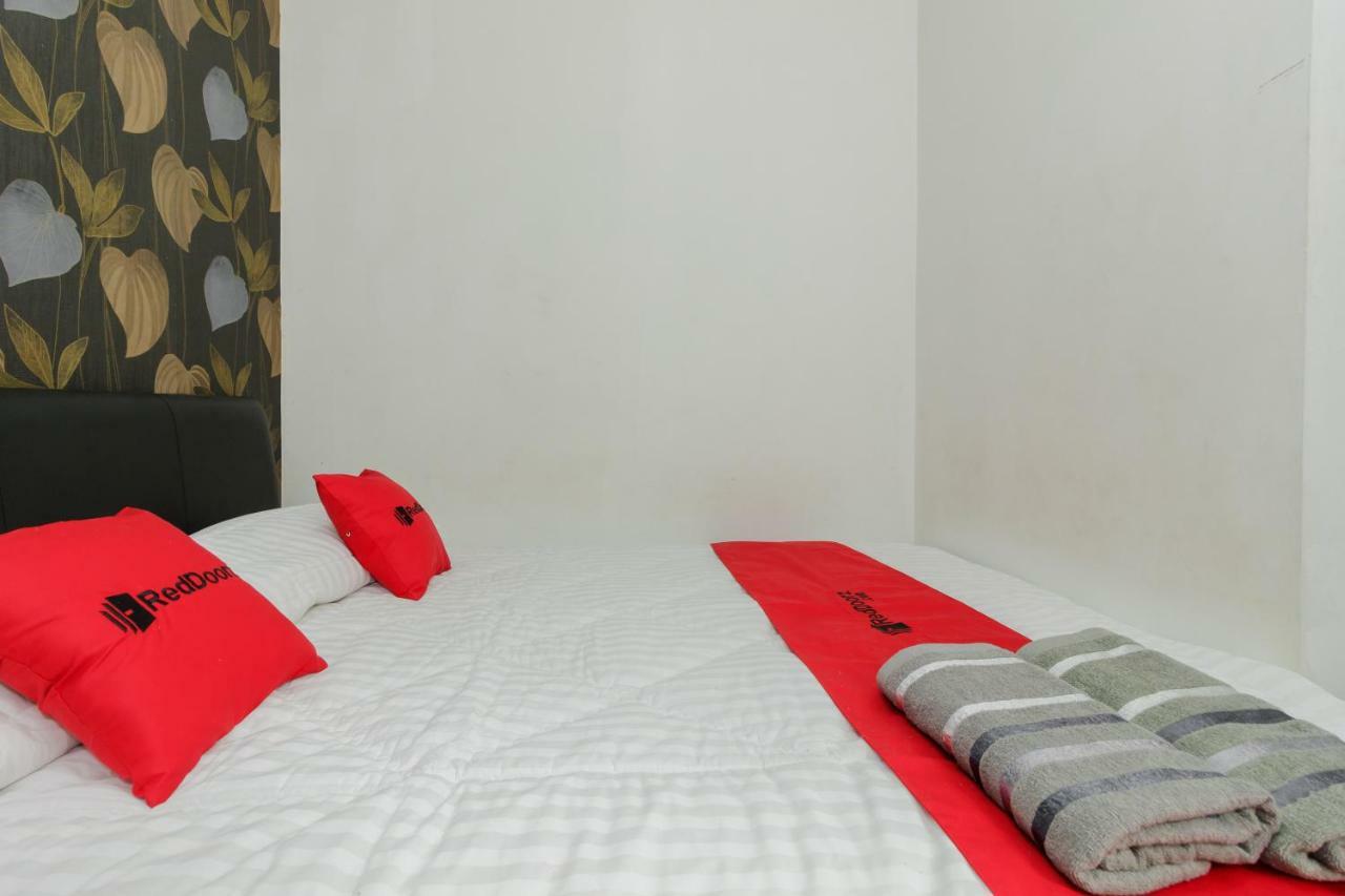Reddoorz Syariah At Taman Bendungan Asahan Jakarta Ngoại thất bức ảnh