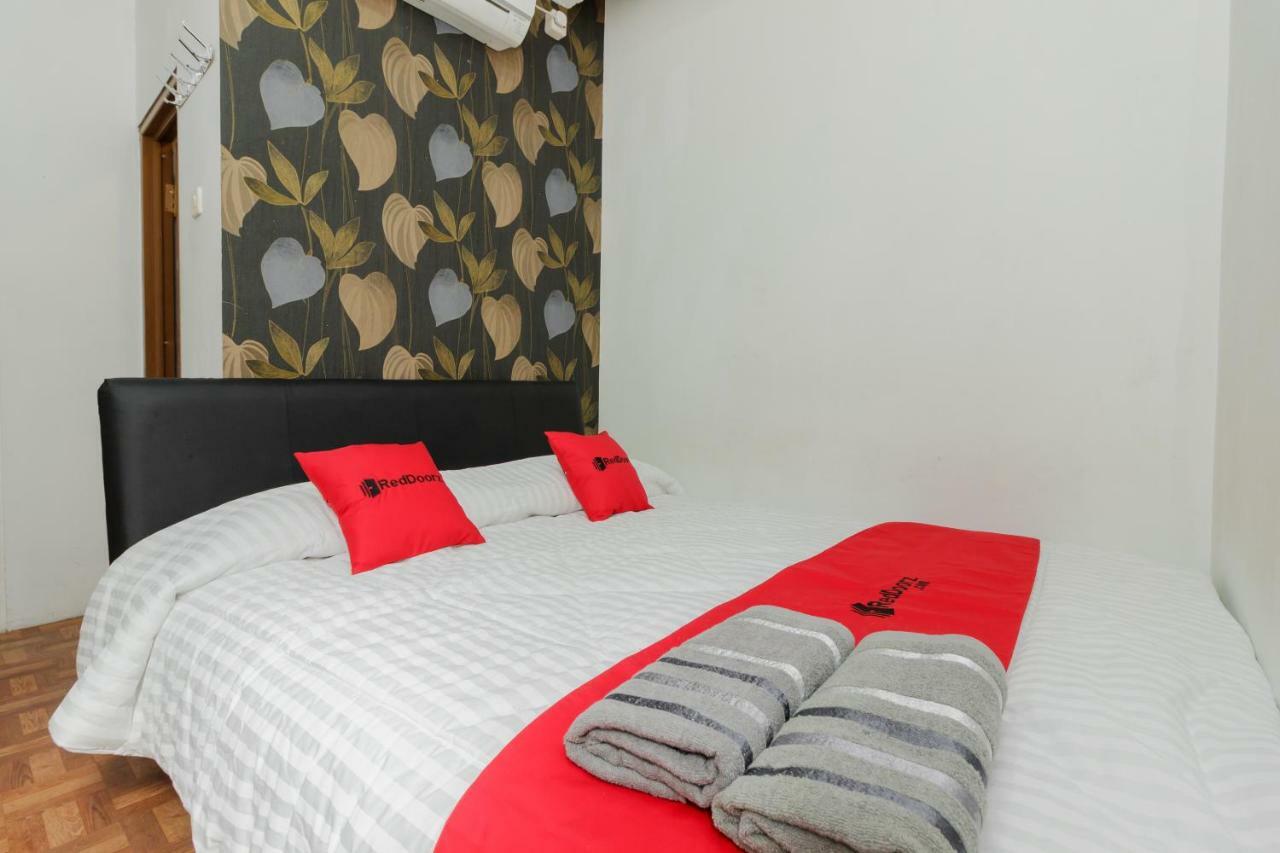 Reddoorz Syariah At Taman Bendungan Asahan Jakarta Ngoại thất bức ảnh