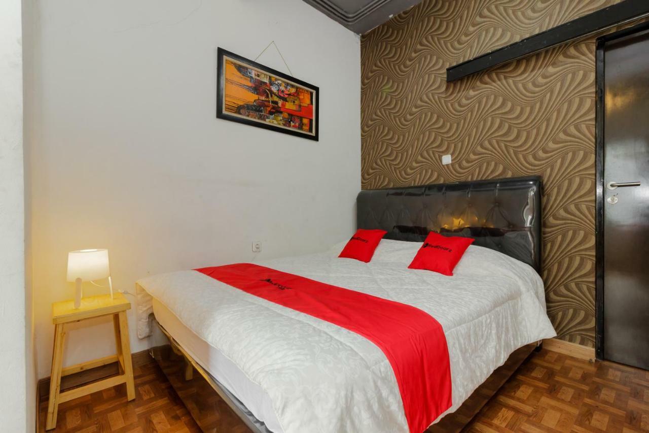 Reddoorz Syariah At Taman Bendungan Asahan Jakarta Ngoại thất bức ảnh