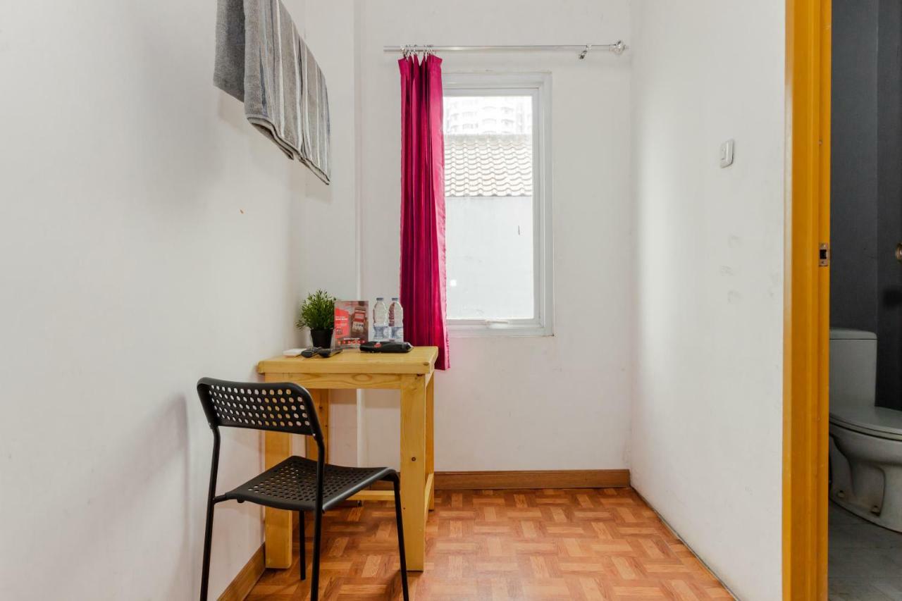 Reddoorz Syariah At Taman Bendungan Asahan Jakarta Ngoại thất bức ảnh
