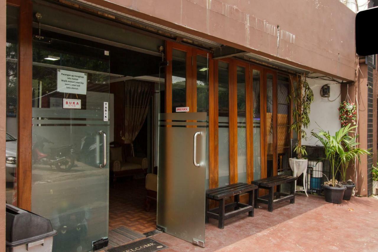 Reddoorz Syariah At Taman Bendungan Asahan Jakarta Ngoại thất bức ảnh